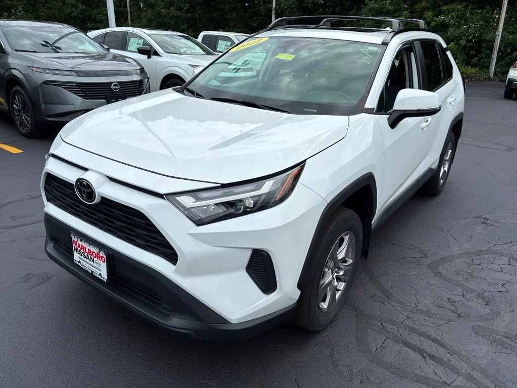Used 2022 White Toyota XLE image 3