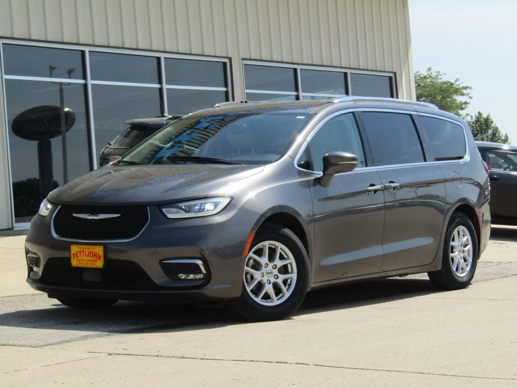 Used 2021 Gray Chrysler Touring L image 12