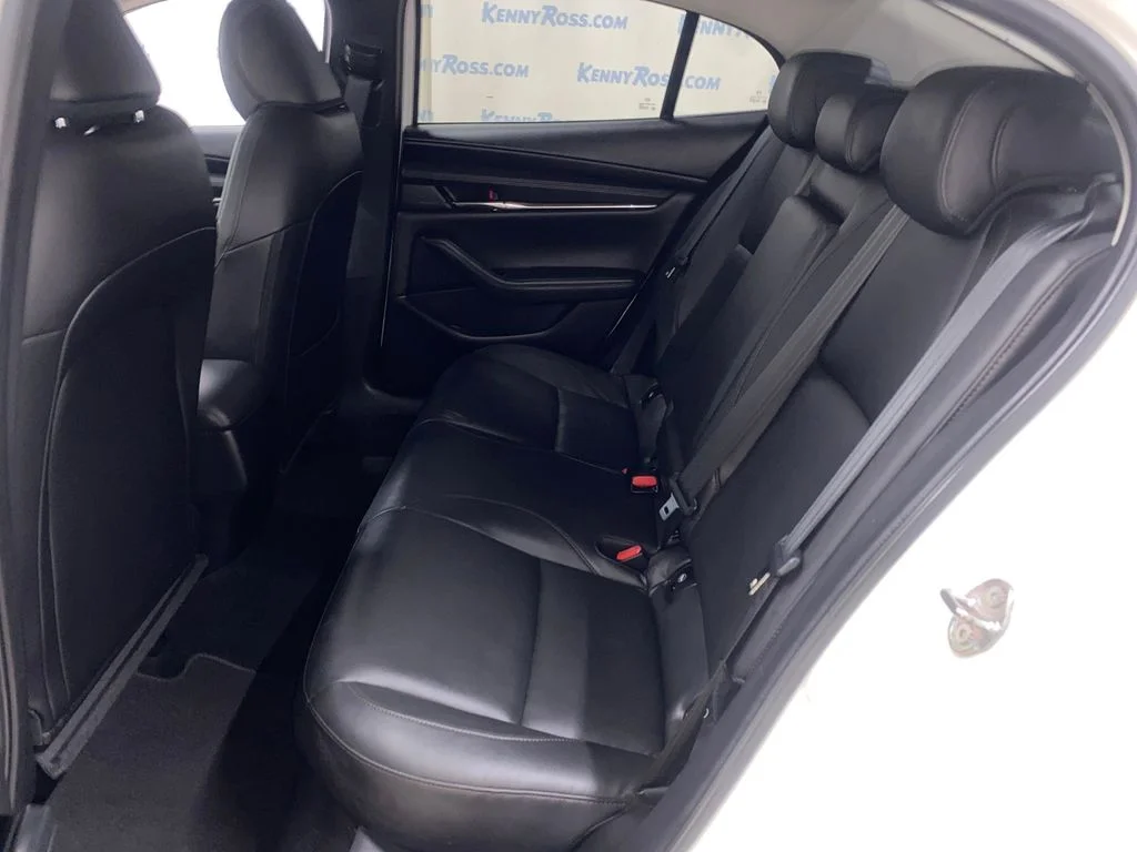 Used 2020 White Mazda Preferred image 12