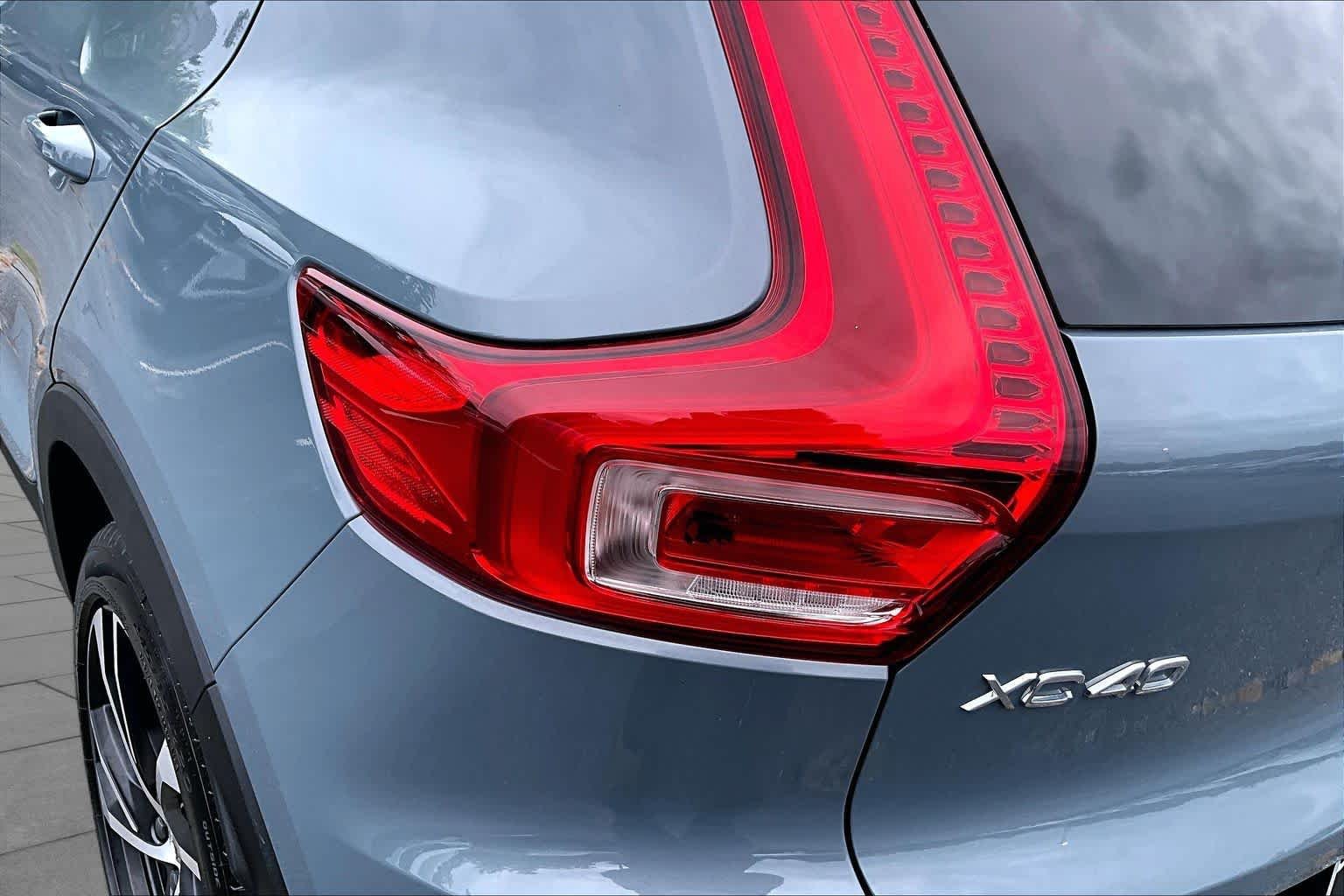 Used 2021 Thunder Grey Metallic Volvo R-Design image 27