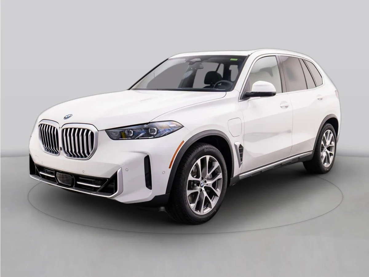 New 2026 Alpine White BMW xDrive50e image 1