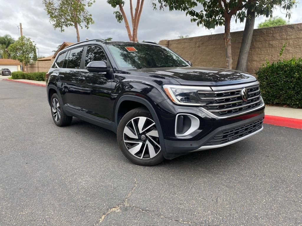 Used 2024 Black Volkswagen 2.0T SE w/Technology image 1