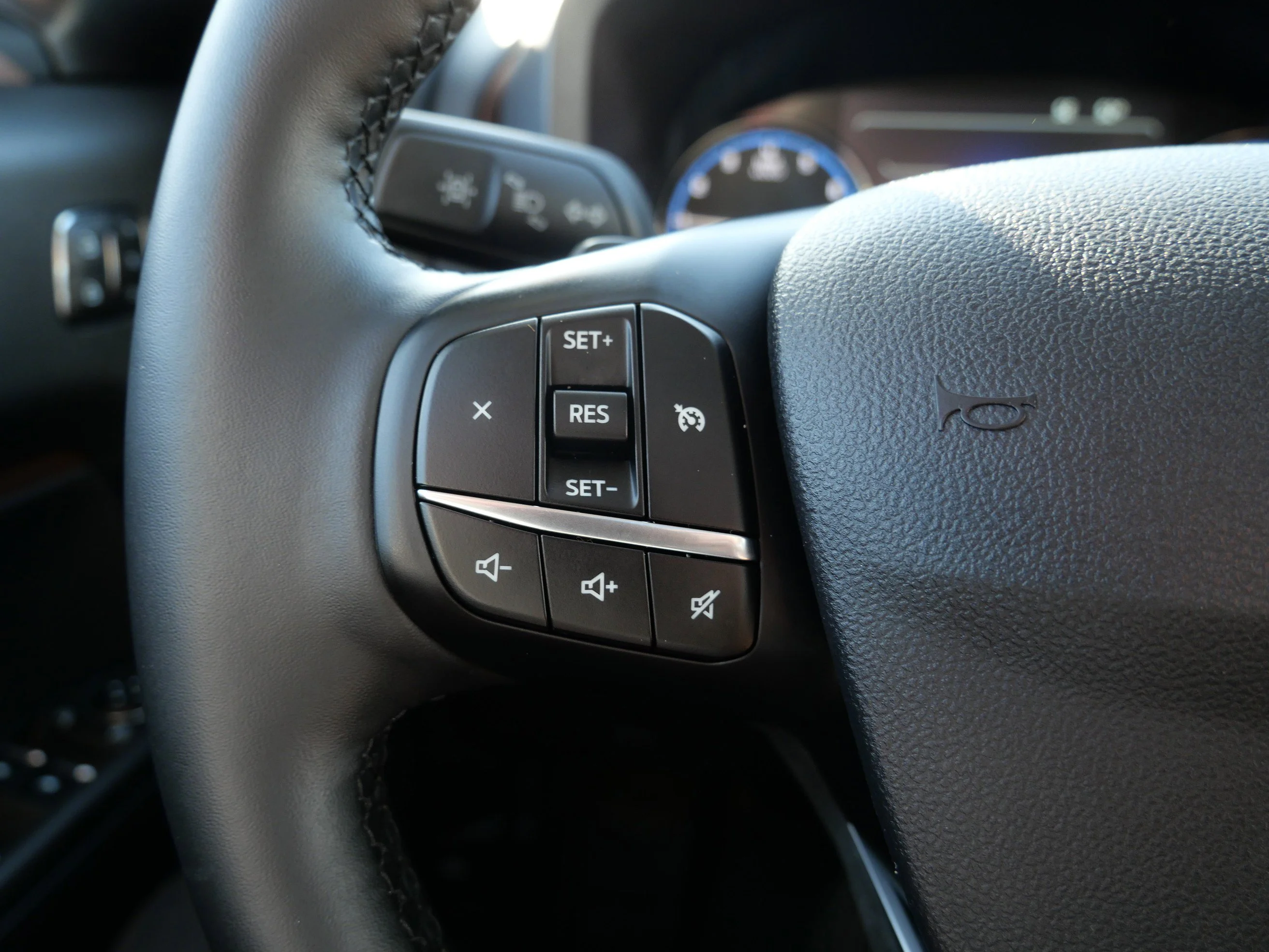 Used 2024 Azure Gray Metallic Ford Badlands image 27