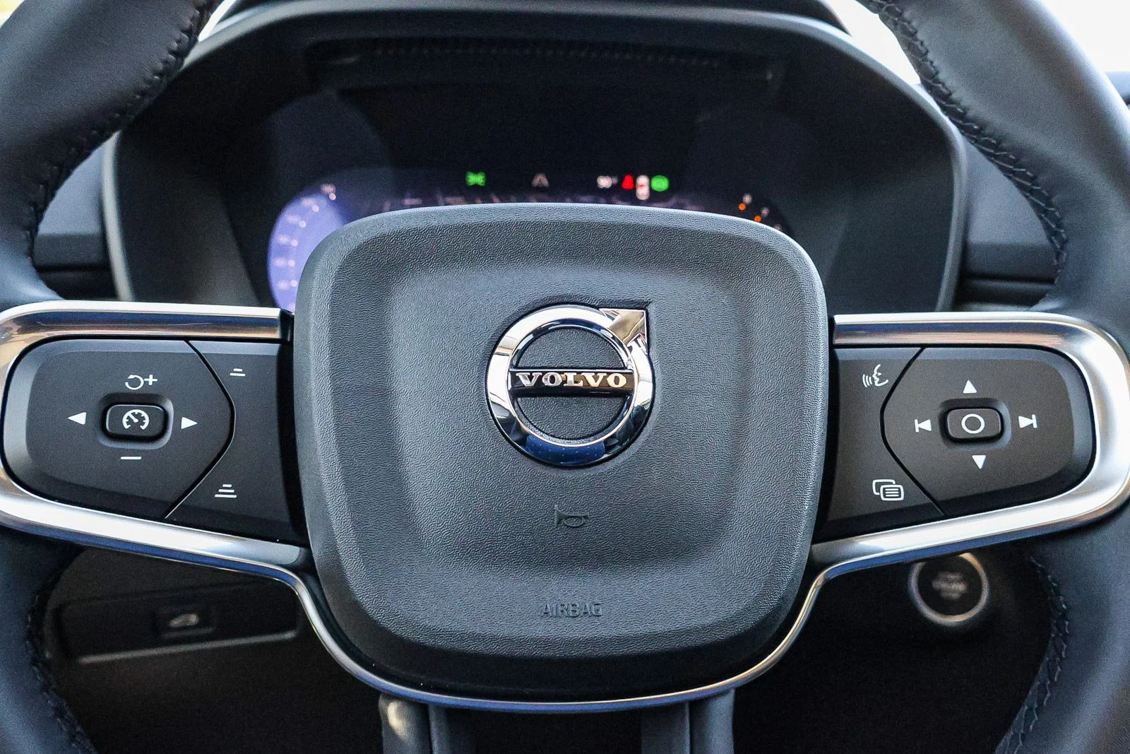 2026 Volvo XC40 Core - Photo 38