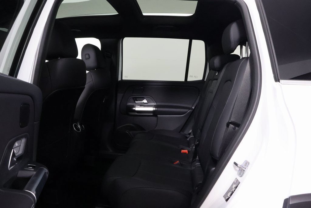 New 2026 Polar White Mercedes-Benz GLB 250 image 16