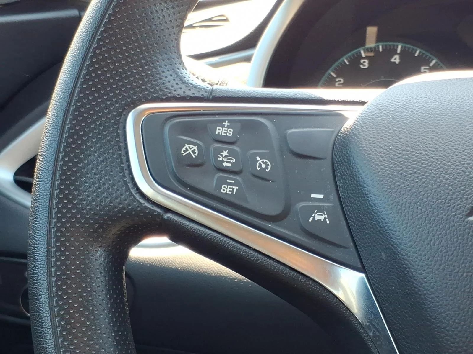 Used 2025 Mosaic Black Metallic Chevrolet LT image 26