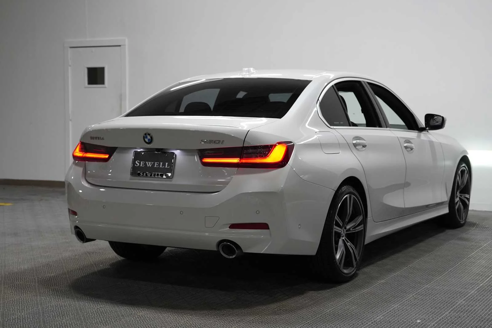 Certified Used 2024 Mineral White Metallic BMW 330i image 3