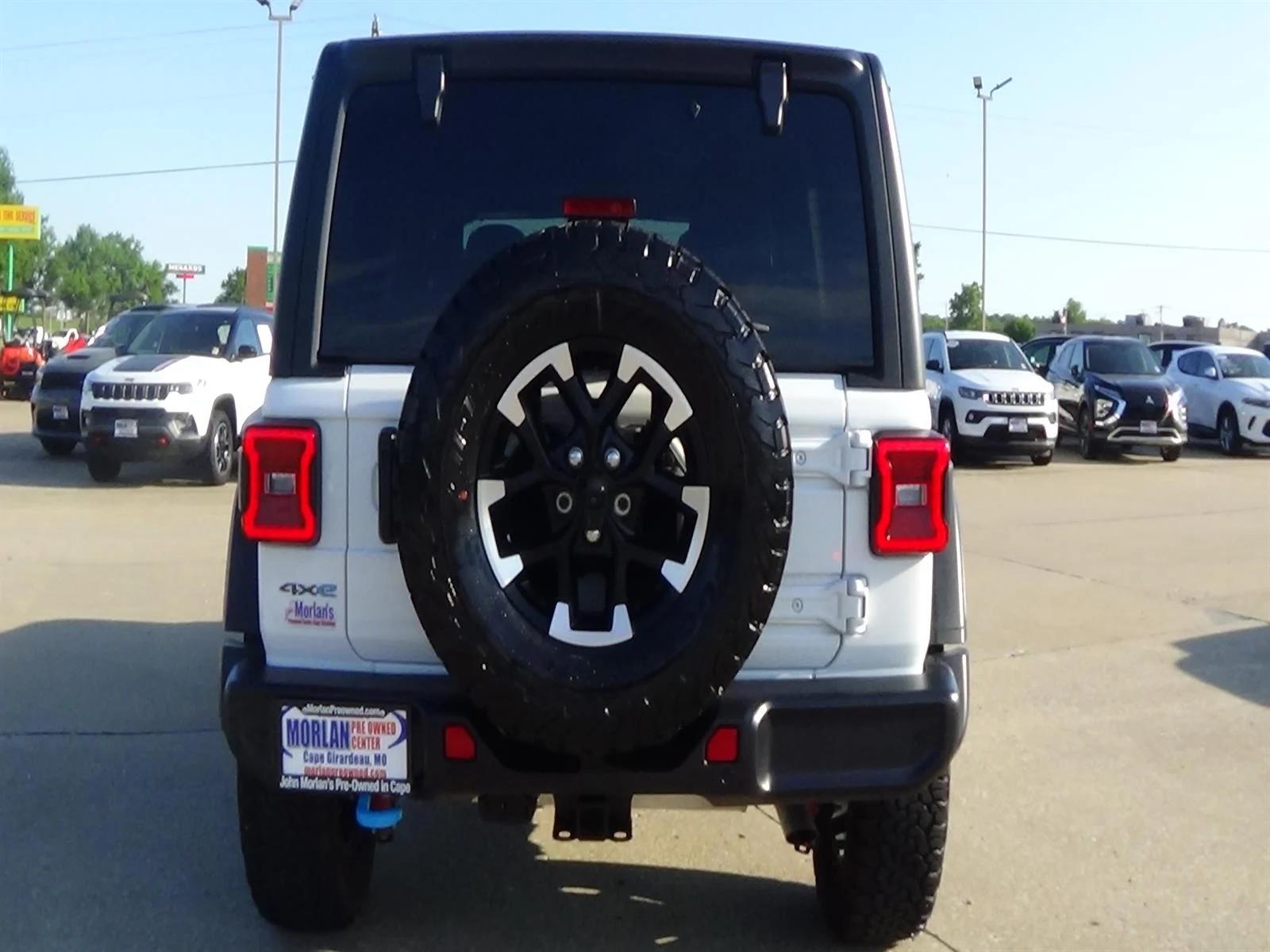Certified Used 2025 Bright White Clear Coat (pw7) Jeep Rubicon 4xe image 7
