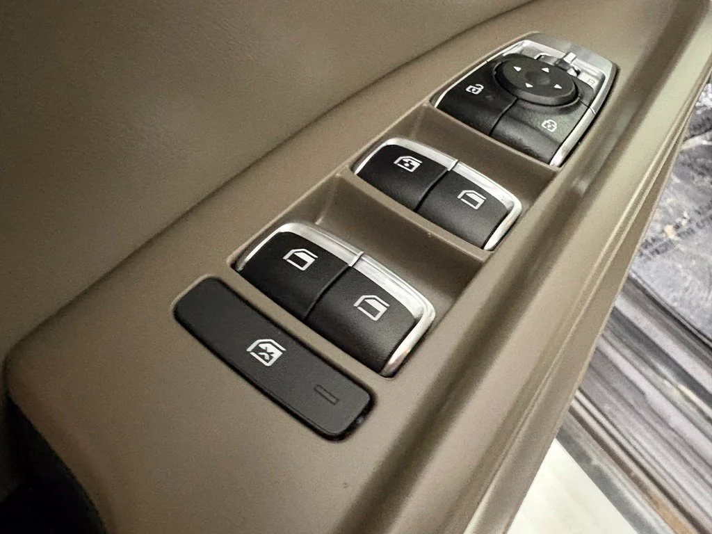 Used 2025 Gray Kia LXS image 18