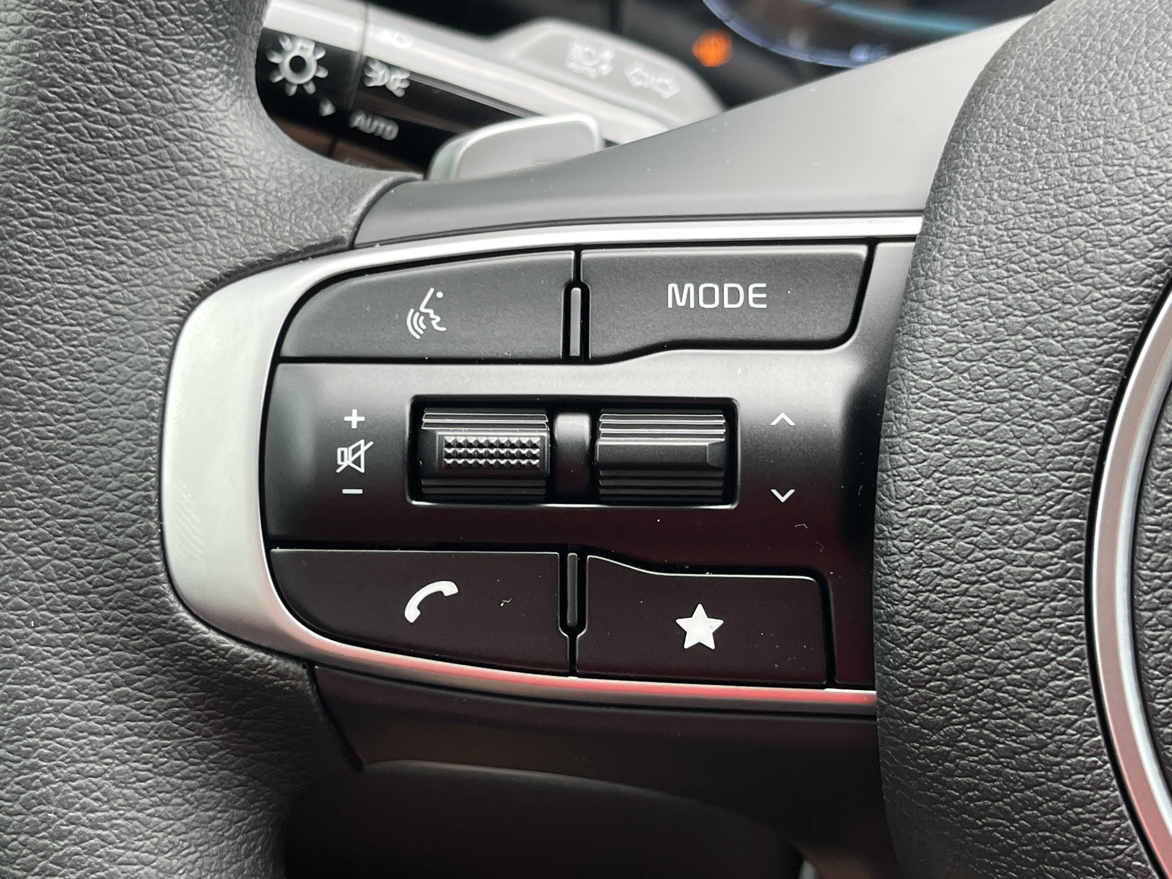 2025 Kia Sportage LX Hybrid - Photo 13