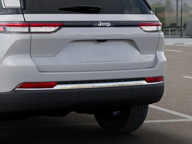 New 2025 Bright White Clear-Coat Exterior Paint Jeep Laredo image 59
