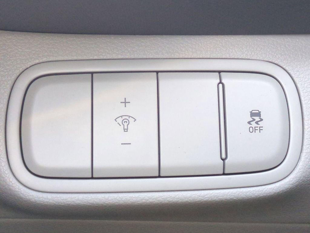 New 2026 White Hyundai SEL image 27