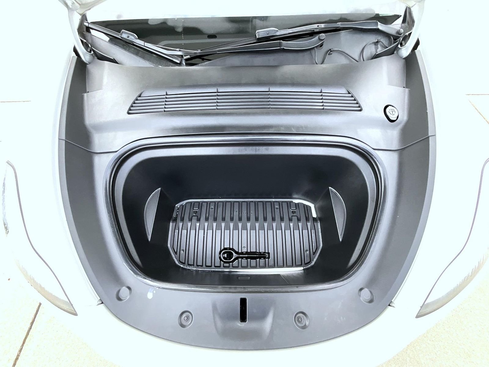 Used 2021 White Tesla Long Range image 28