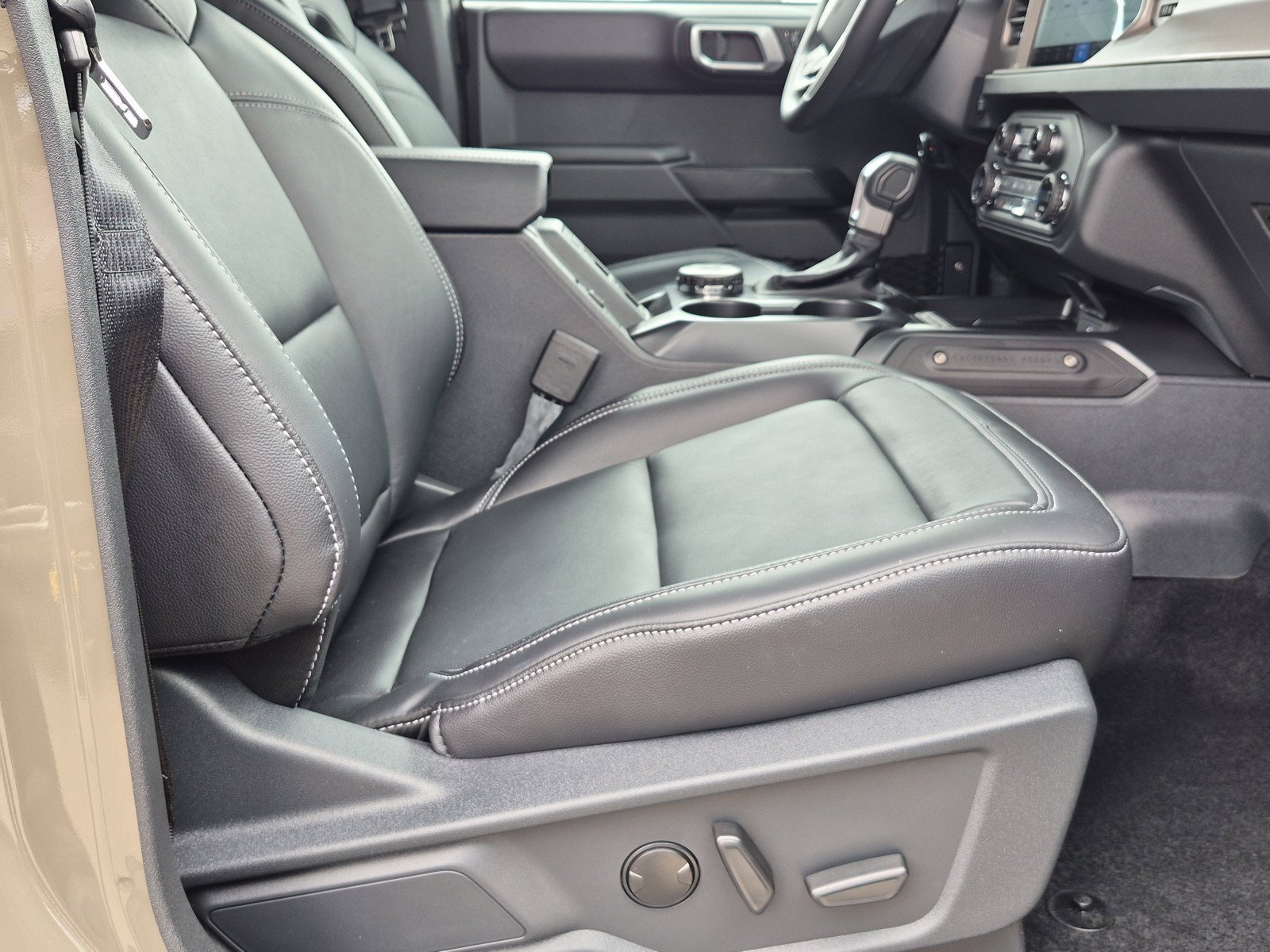 New 2025 Marsh Gray Ford Outer Banks® image 9