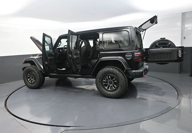 New 2026 Black Clear-Coat Exterior Paint Jeep Rubicon X image 38