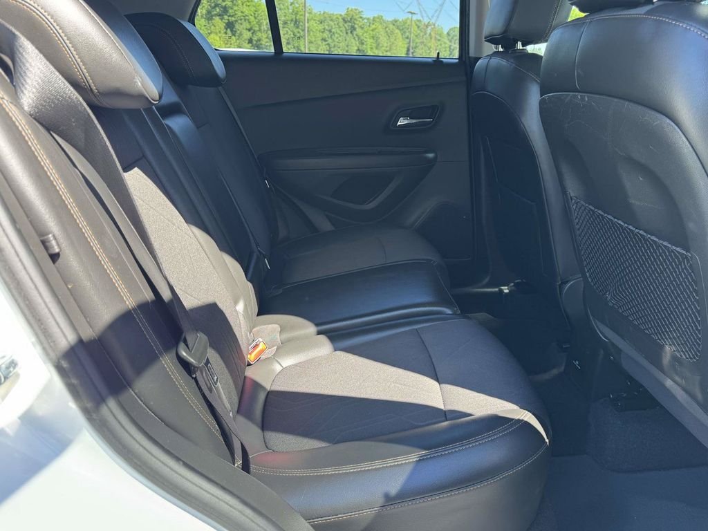 Used 2020 White Chevrolet LT image 16