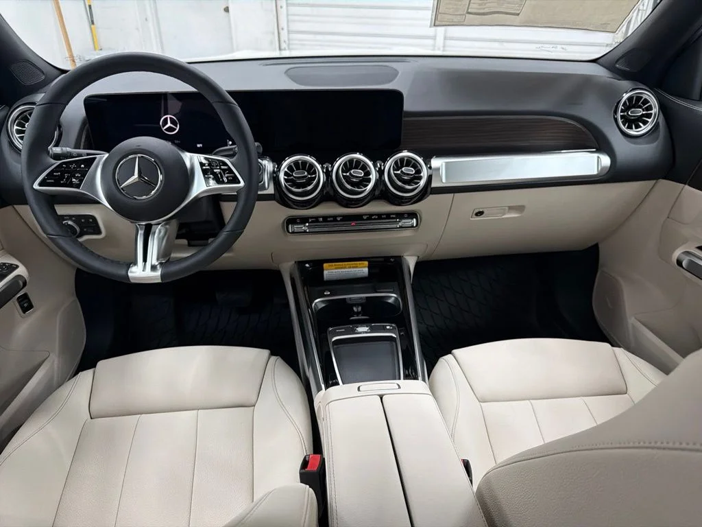 New 2026 White Mercedes-Benz GLB 250 image 21