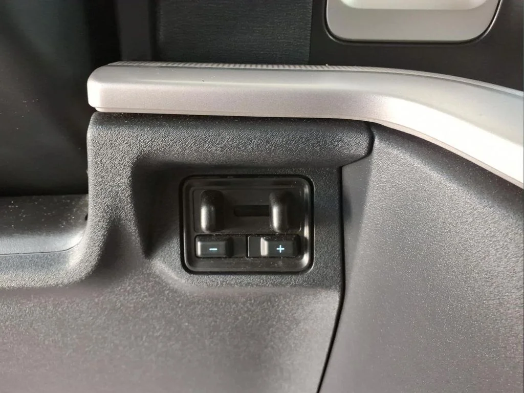 Used 2025 White Ford Active image 22
