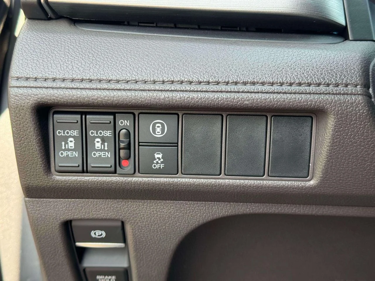 Used 2024 Lunar Silver Metallic Honda EX image 24