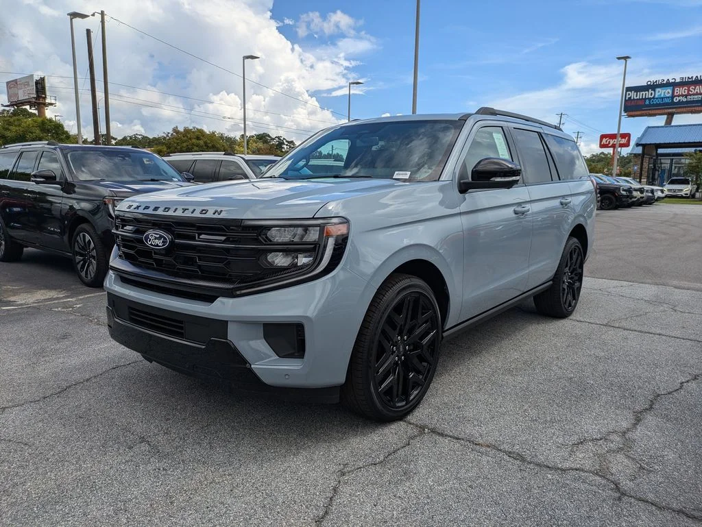 New 2027 Glacier Gray Metallic Tri-Coat Ford Platinum image 8