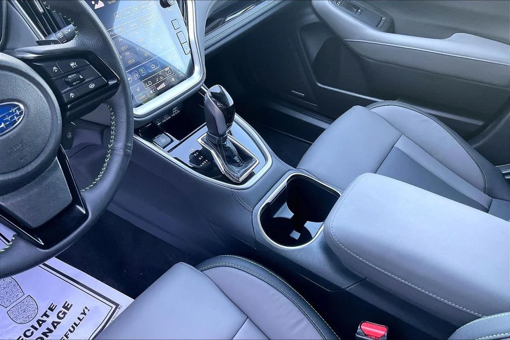 Used 2025 Silver Subaru Onyx Edition image 20