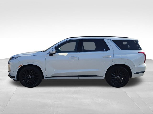Used 2025 White Hyundai Calligraphy Night Edition image 2
