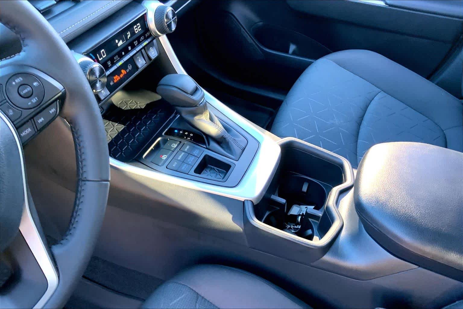 Used 2025 Ruby Flare Pearl Toyota XLE image 17