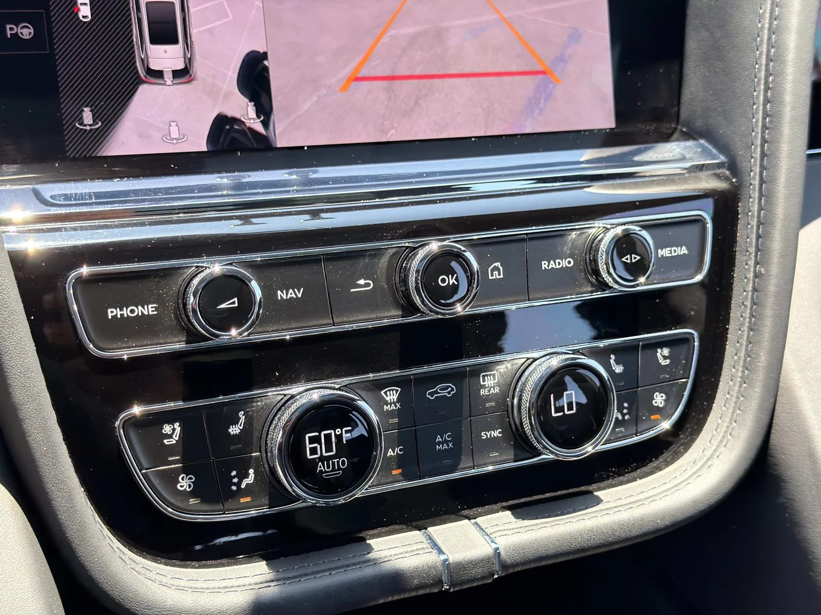 2024 Bentley Bentayga - Photo 29