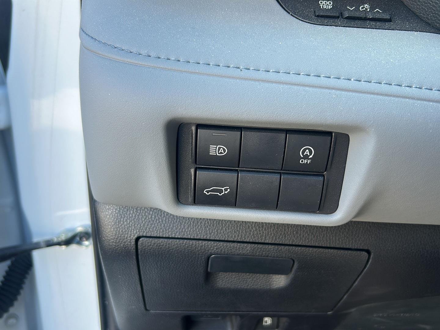 Used 2023 Wind Chill Pearl Toyota XLE image 15