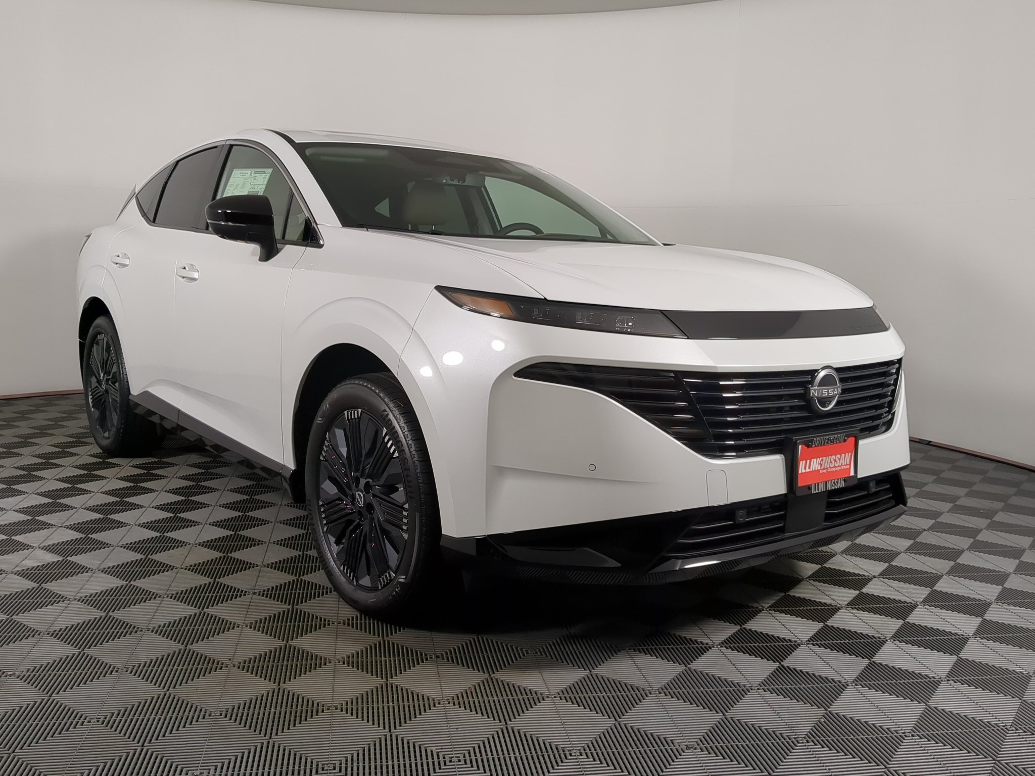 New 2027 Everest White Pearl TriCoat Nissan Platinum image 2