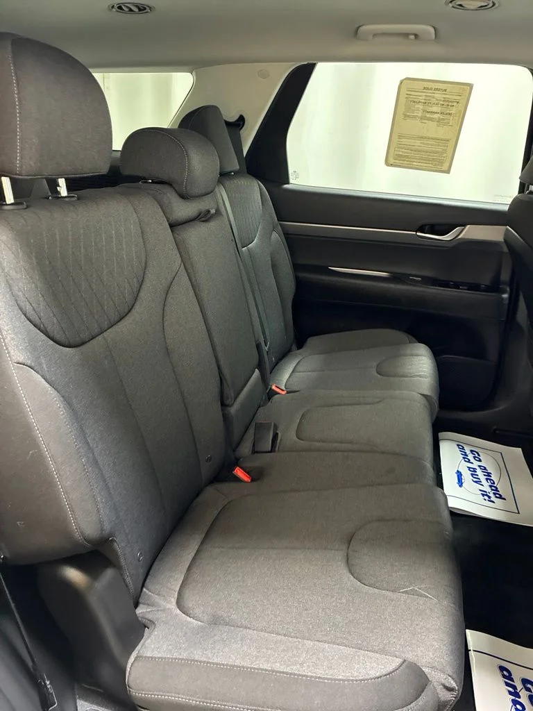 Used 2022 Black Hyundai SE image 25