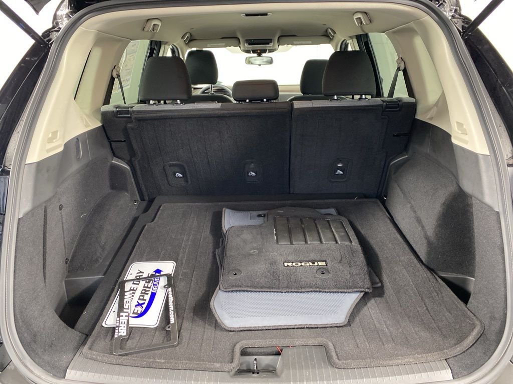 2023 Nissan Rogue SV - Photo 11