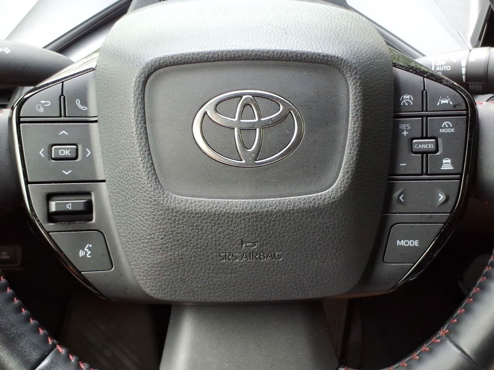 Used 2024 Wind Chill Pearl Toyota SE image 18