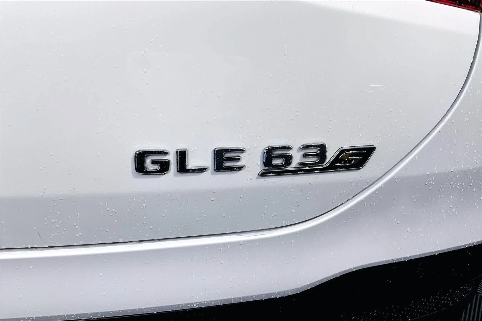 New 2026 MANUFAKTUR Moonlight White Metallic Mercedes-Benz AMG® GLE 63 S image 6