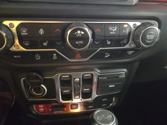 Used 2020 Silver Jeep Unlimited Rubicon image 15