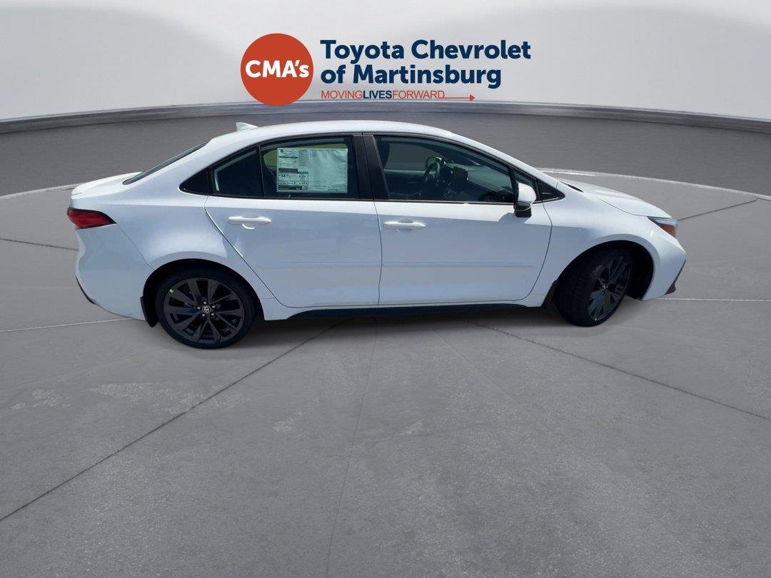 New 2026 Ice Cap Toyota SE image 9