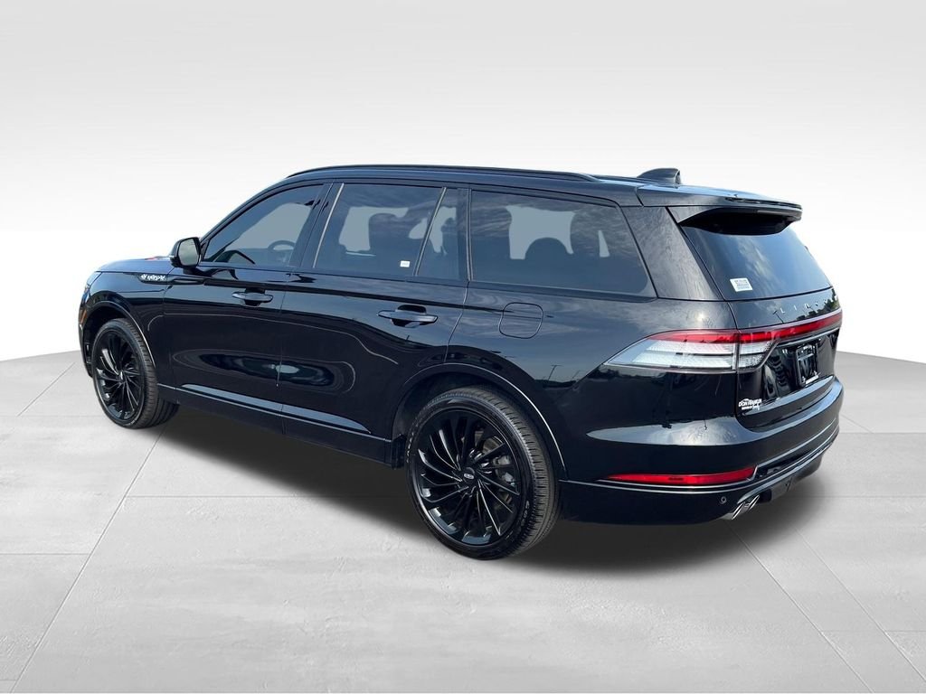 Certified Used 2025 Black Lincoln Reserve image 3