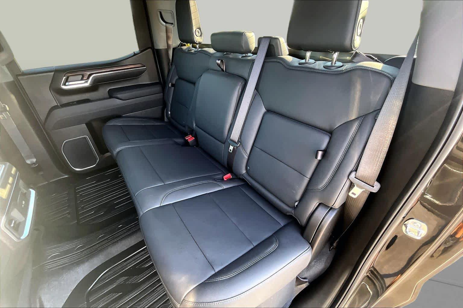 Used 2026 Onyx Black GMC SLT image 20