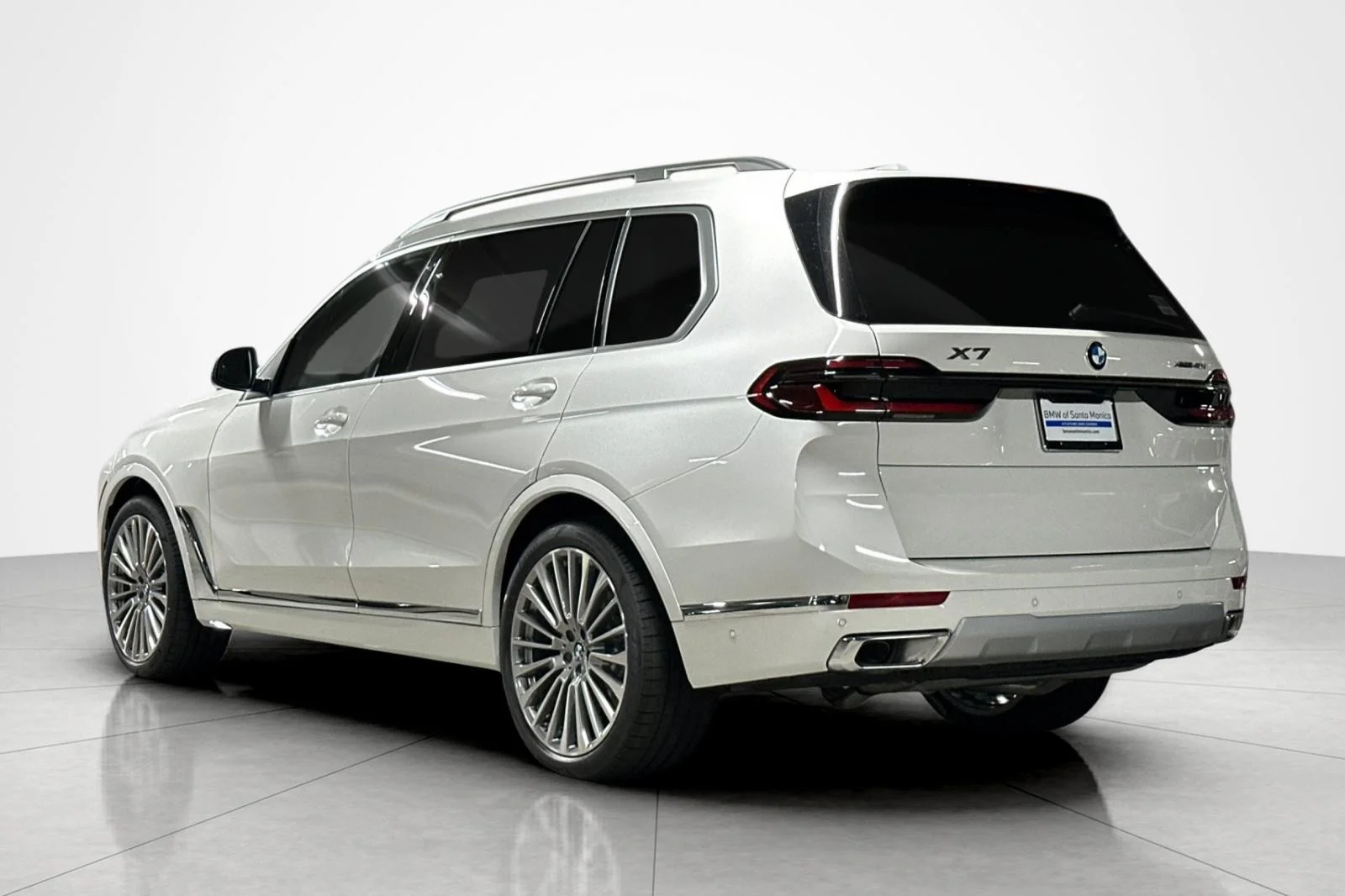 New 2027 Alpine White BMW xDrive40i image 3