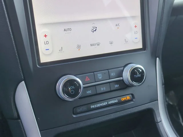 Used 2024 Gray Ford SEL image 25