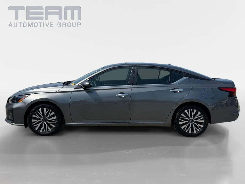 Used 2023 Gray Nissan 2.5 SV image 4