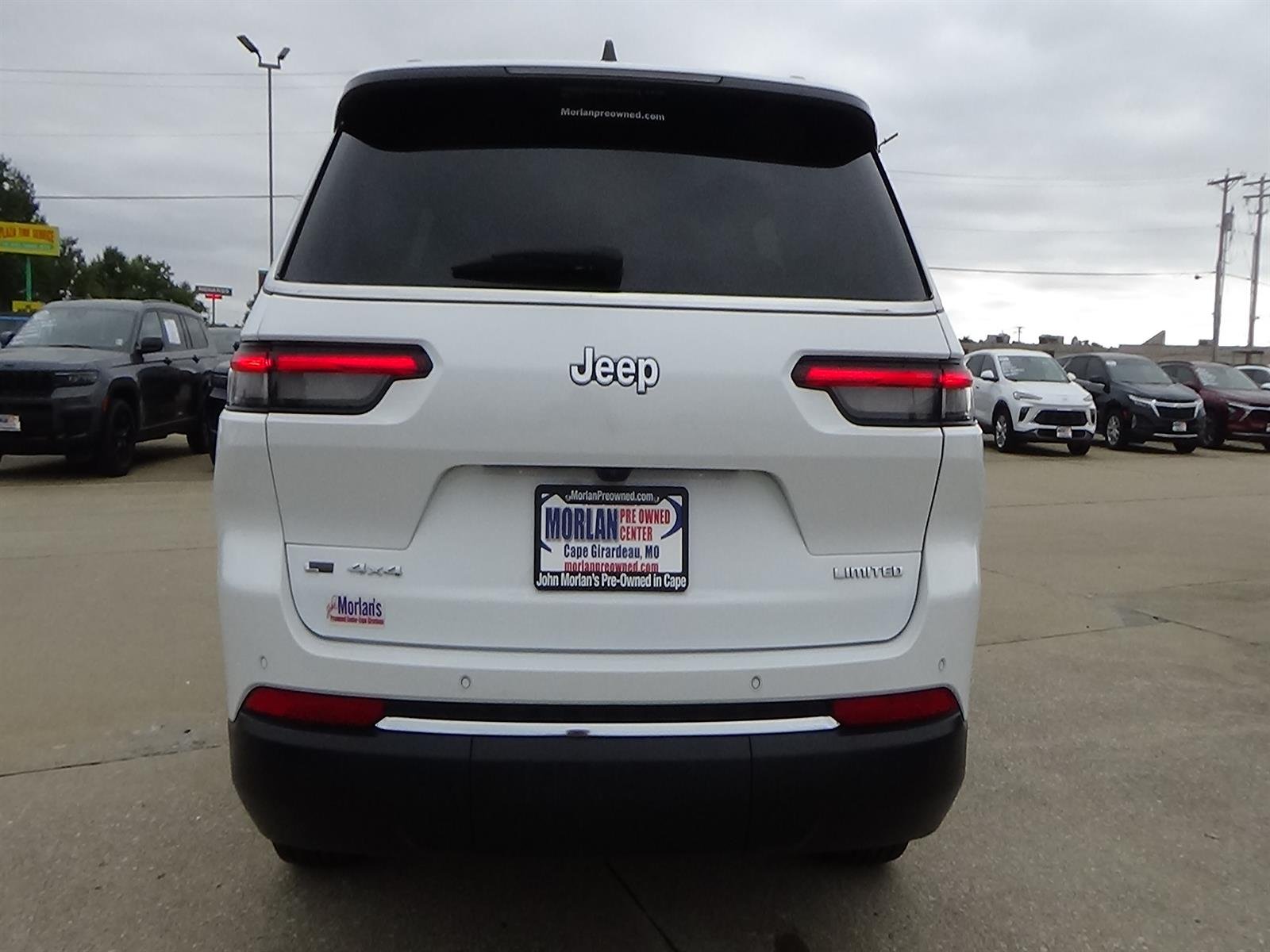 Used 2023 Bright White Clear Coat (pw7) Jeep Limited image 7