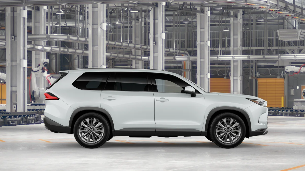 New 2026 Wind Chill Pearl Toyota Platinum image 12