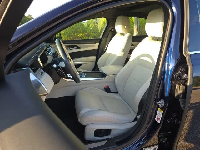 Used 2024 Blue Jaguar R-Dynamic SE image 14