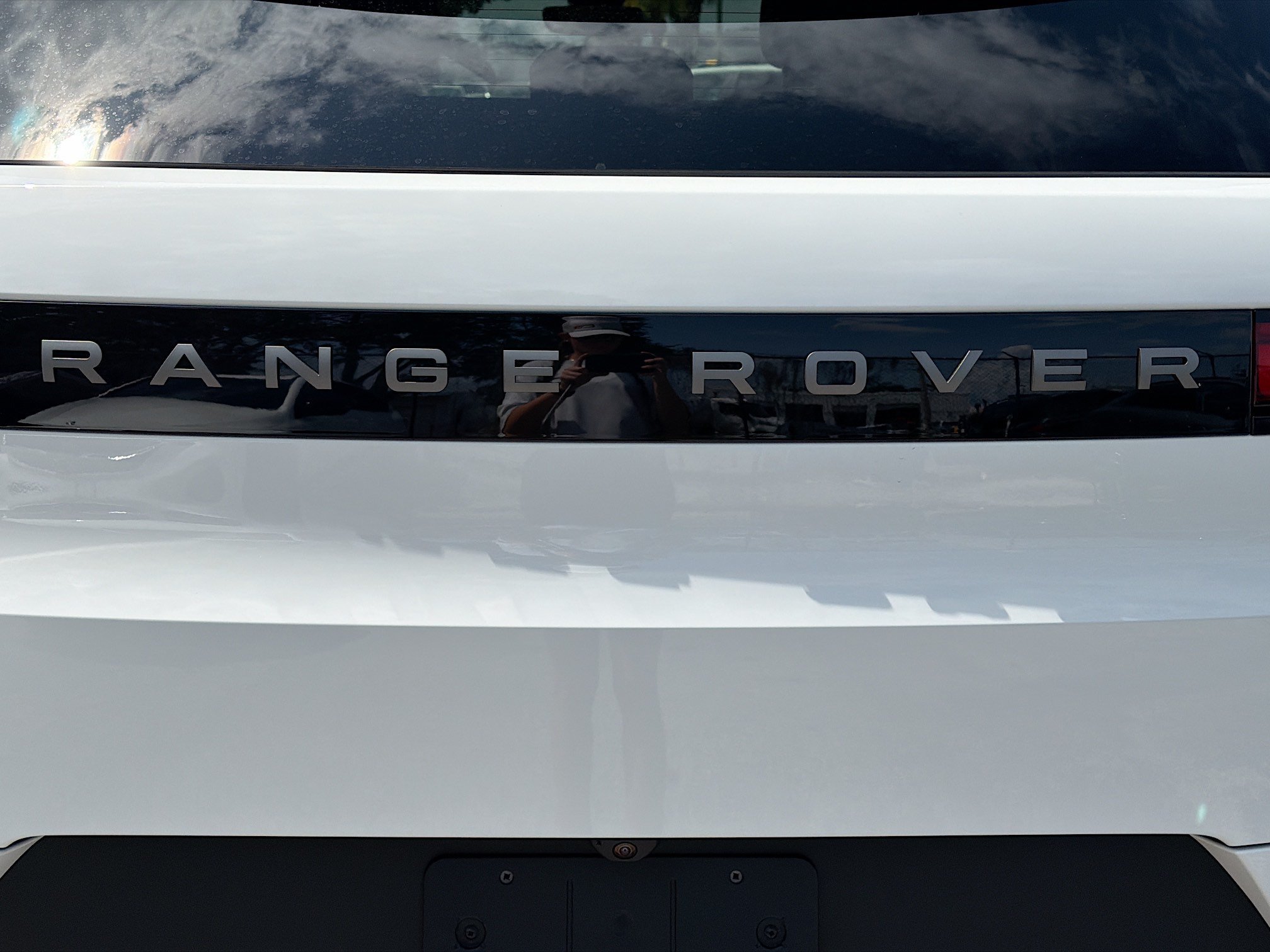 New 2026 Fuji White Land Rover SE image 11