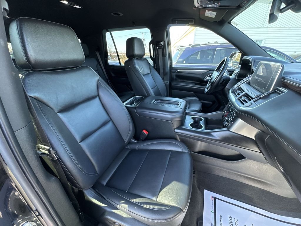 Used 2022 Black Chevrolet Z71 image 25