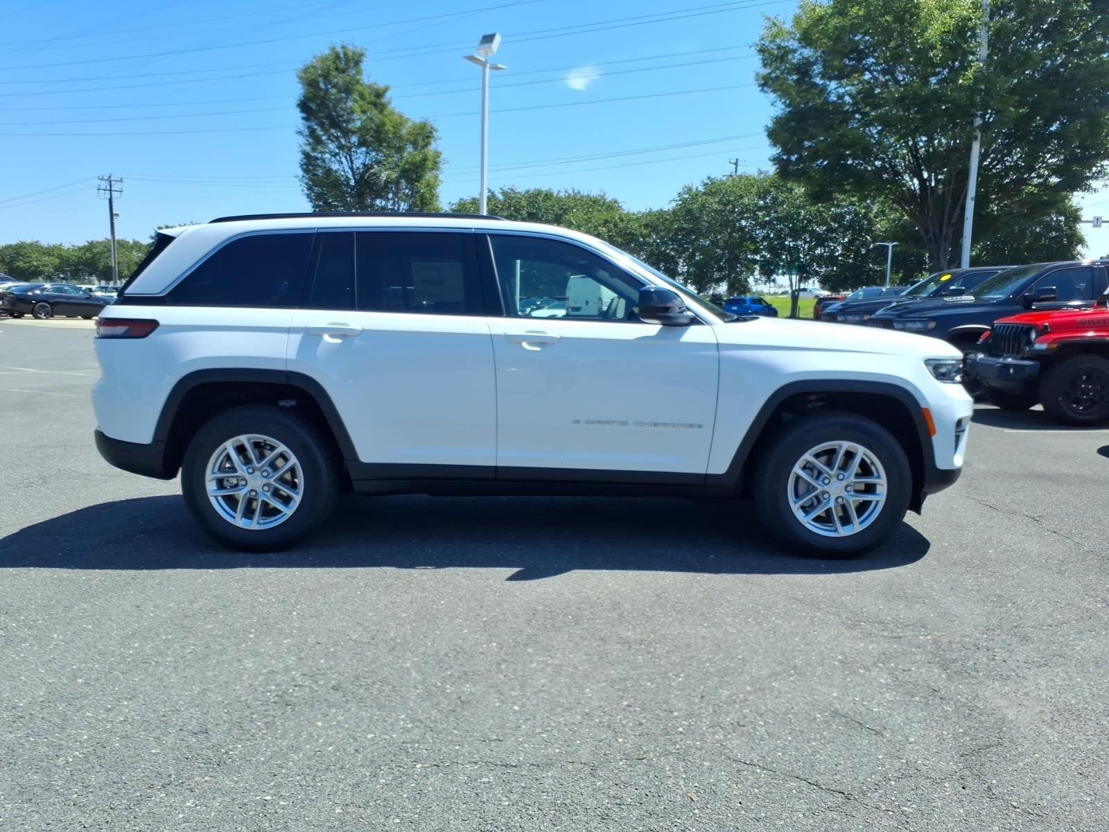 Used 2026 Bright White Clearcoat Jeep Laredo X image 10