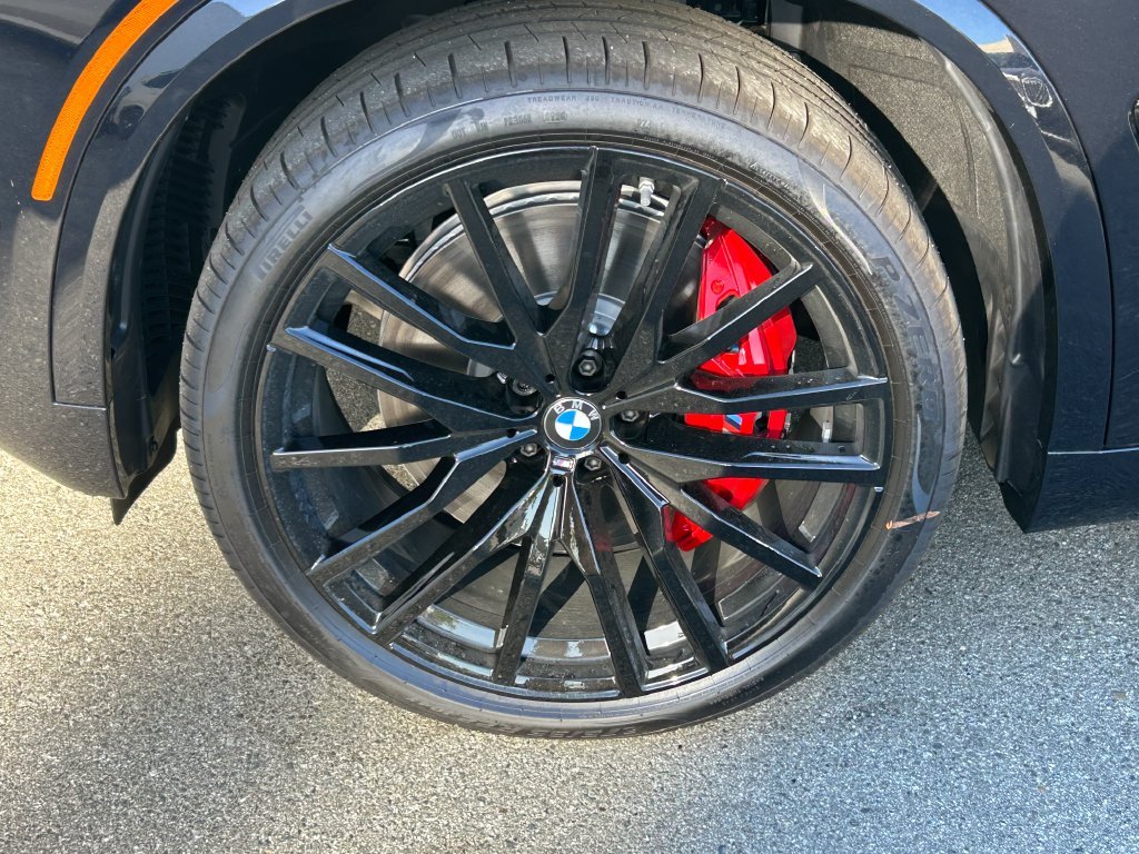 Used 2026 Carbon Black Metallic BMW M60i image 9