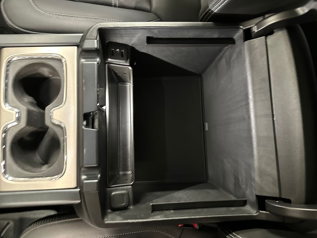 Used 2017 Black GMC Denali image 28