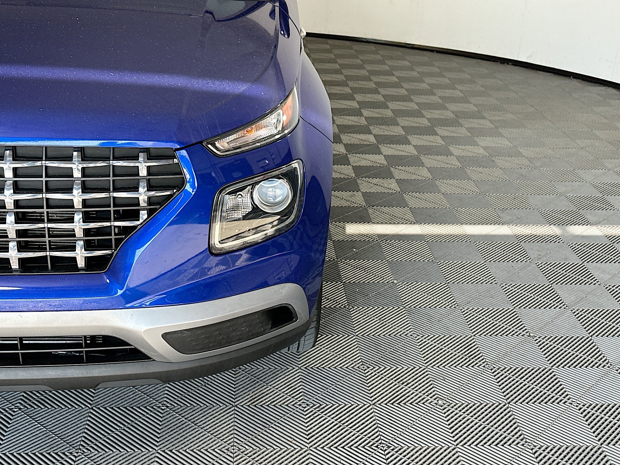Used 2025 Intense Blue Hyundai SEL image 9